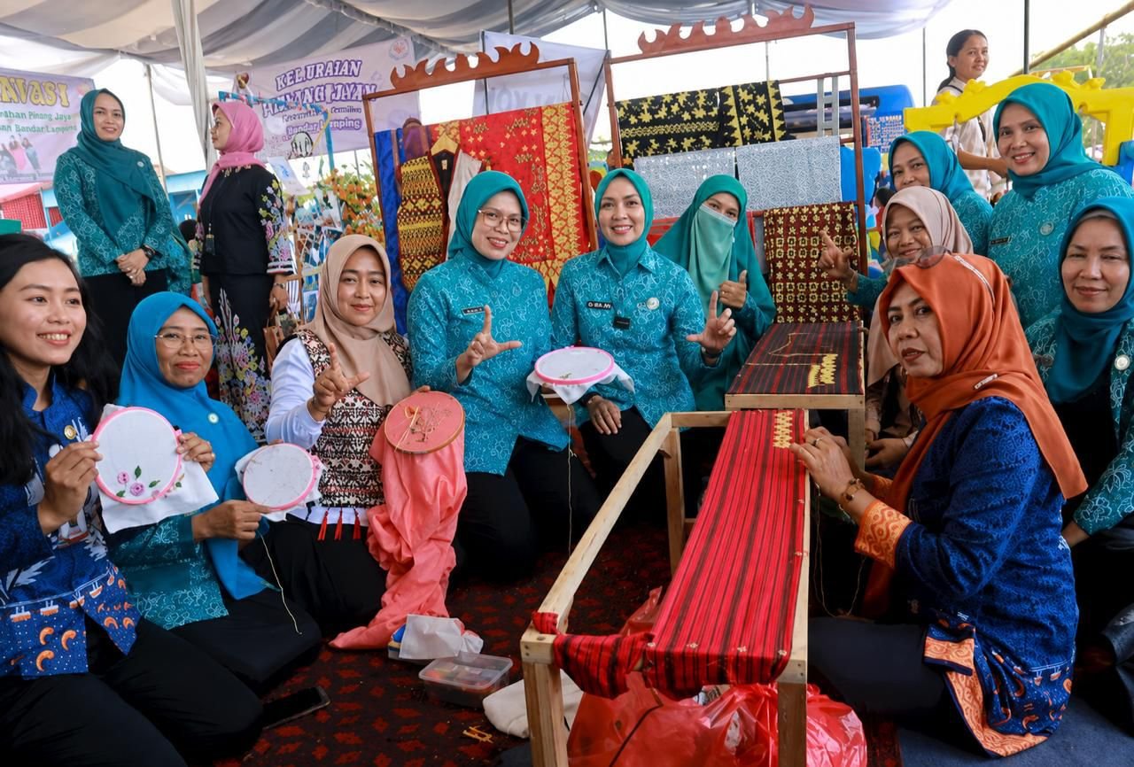 Batin Wulan saat mencanangkan Desa Tapis di Desa Muara Tenang, Kecamatan Tanjung Raya, Mesuji. (Foto: ist) 