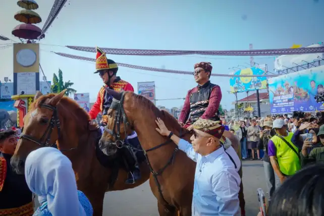 Tampilan istimewa defile pasukan berkuda. (Foto: ist)