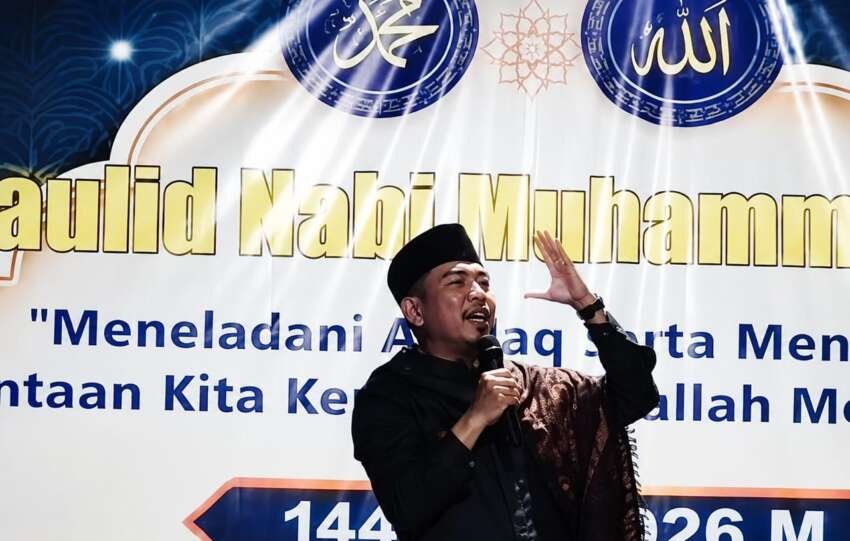 Ustadz Abdul Qodir Abdullah menyampaikan pesan tentang pentingnya mawas diri.(Foto: ist)