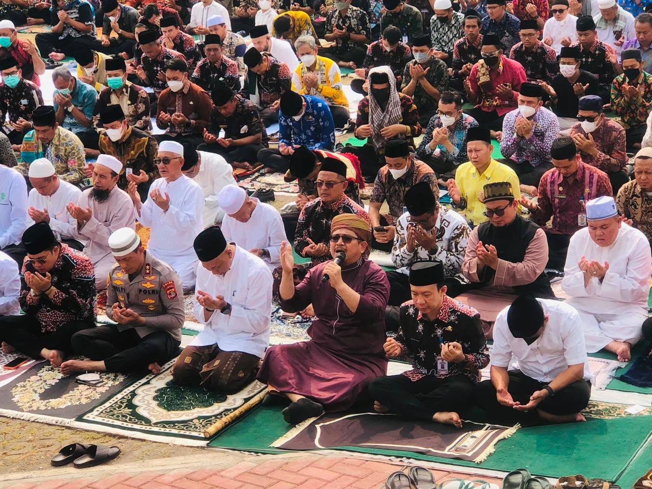 Gubernur Lampung, Rahmat Mirzani Djausal, didampingi Sekdaprov Marindo Kurniawan?(foto: Onoff)
