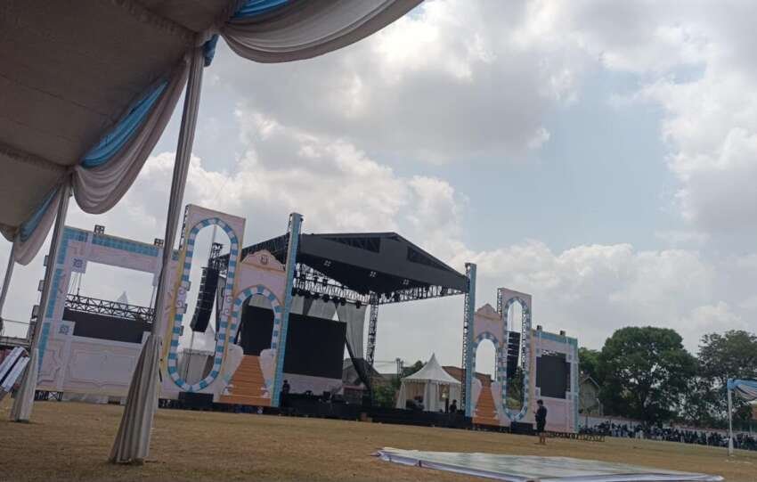 Persiapan arena pembukaan MTQ ke-55 Bandar Lampung sehari menjelang pembukaan.(foto:Onoff)