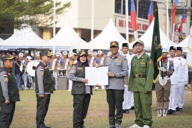 Gubernur Mirza saat pelantikan Ketua Aslinmas Kota Bandar Lampung Eva Dwiana.(foto: ist)