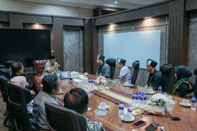 Gubernur Mirza saat menerima audiensi Pengurus Besar HMI.(foto: ist)