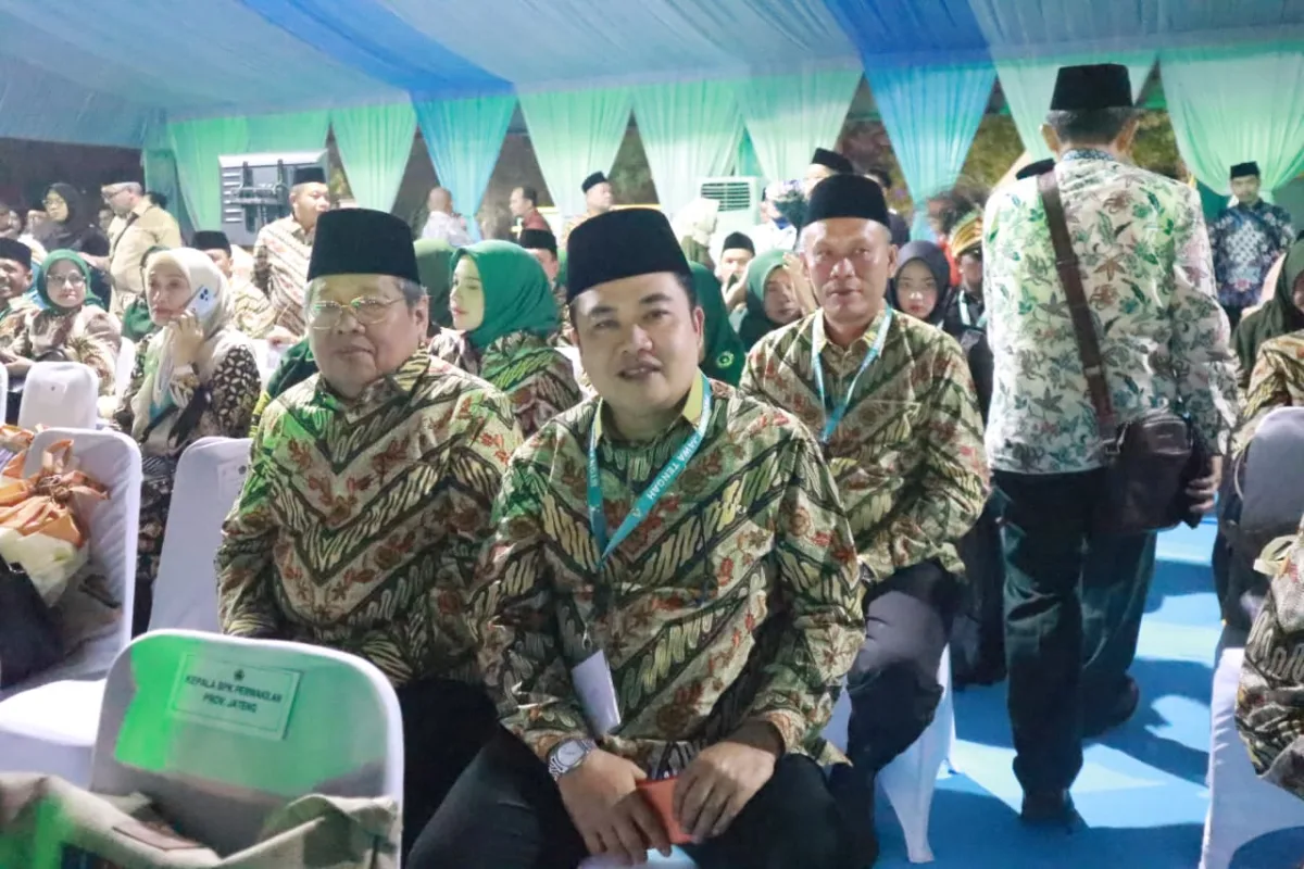 Kakanwil Kemenag Lampung, Zulkarnain, memberi dukungan langsung bagi kafilah MTQ Lampung di Jawa Tengah.(foto: ist)
