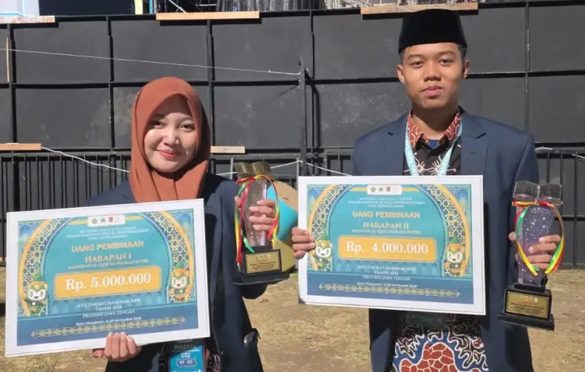 Rizki Iim Fatimah Juara Harapan I cabang Seni Kaligrafi Al-Qur’an dan Abyan Wafi Udin Juara Harapan II cabang Hafalan Al-Qur’an golongan 20 Juz.(foto: Kanwil Kemenag Lampung)