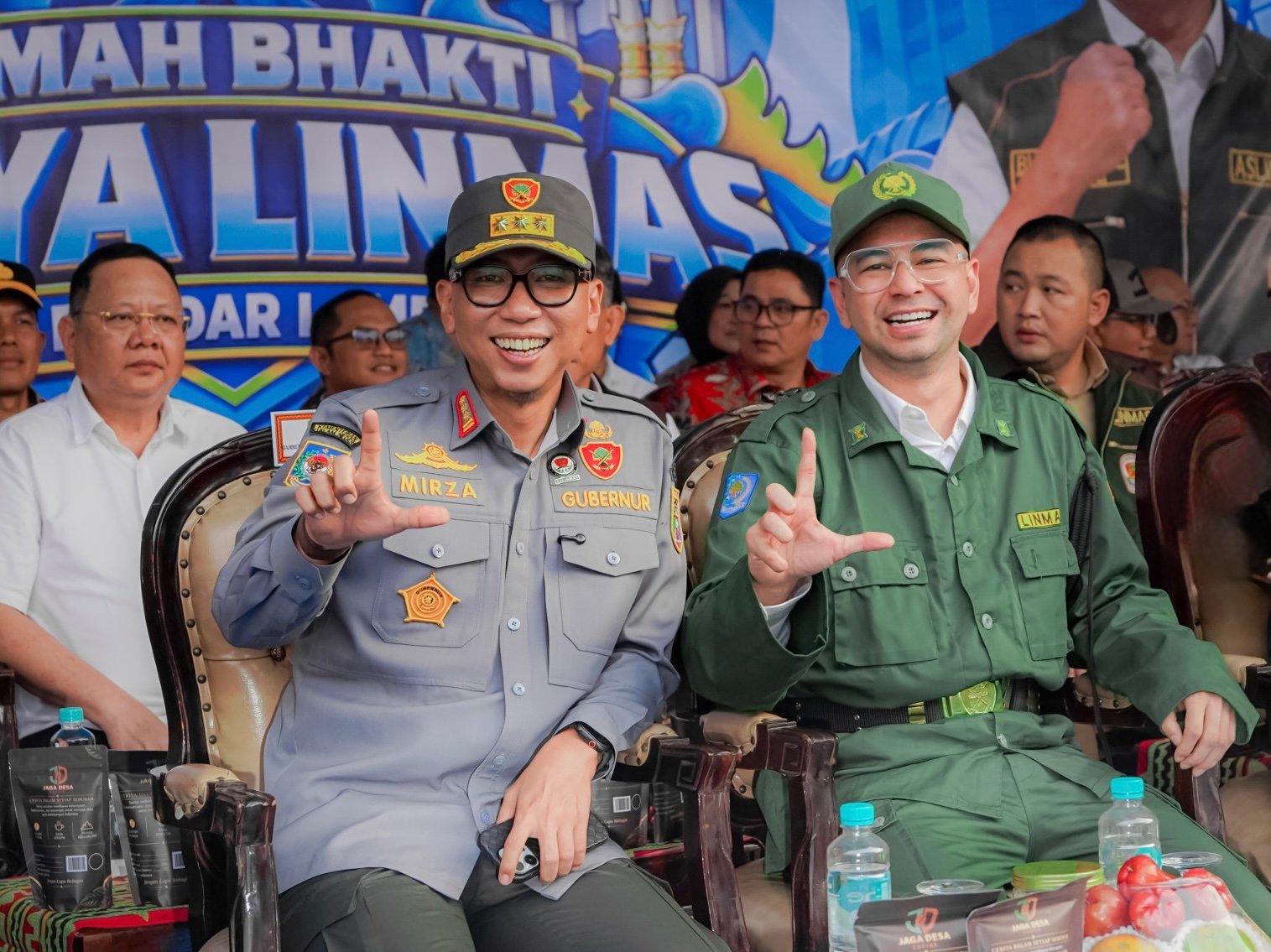 Gubernur Mirza kompak bersama Utusan Khusus Presiden Bidang Pembinaan Generasi Muda dan Pekerja Seni, Raffi Ahmad. (foto: ist)