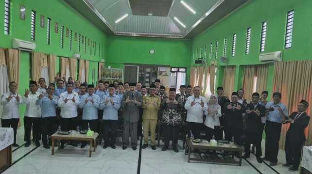 Pengukuhan pengurus Badan Wakaf Indonesia (BWI) Kota Bandar Lampung.(foto: ist)